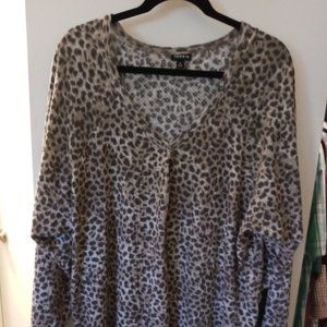 Torrid top, long sleeve size 5X!